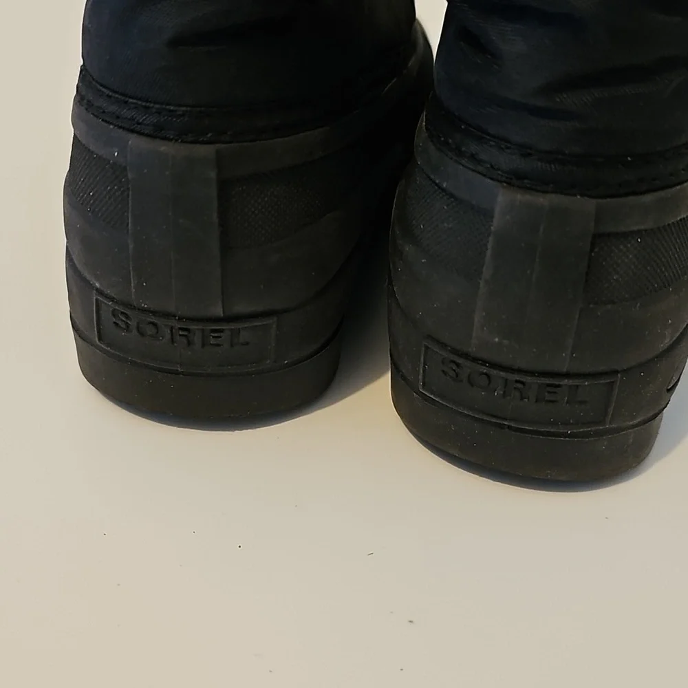 Sorel Childrens Cub black snow boots.  Size 1